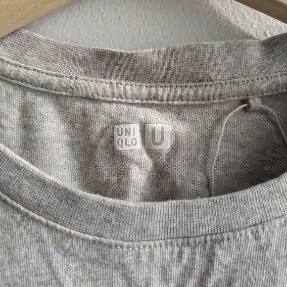 Uniqlo Crew Neck T-Shirt - Picture 3 of 3
